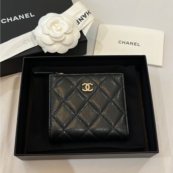 CHANEL 23A Bio Fold Caviar Compact Classic Wallet - Picture 2 of 8